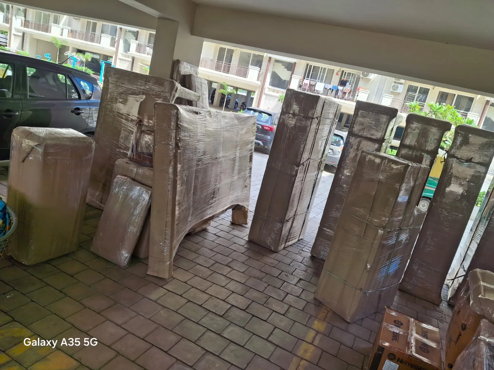 Top rated packers and movers wrapping furniture